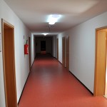 Schulungszentrum flur Lampen feuerloescher